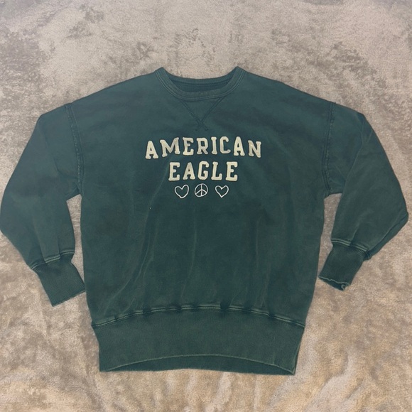 American Eagle Outfitters Tops - AMERICAN EAGLE crewneck sweatshirt